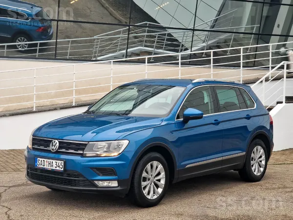 Volkswagen Tiguan - 1