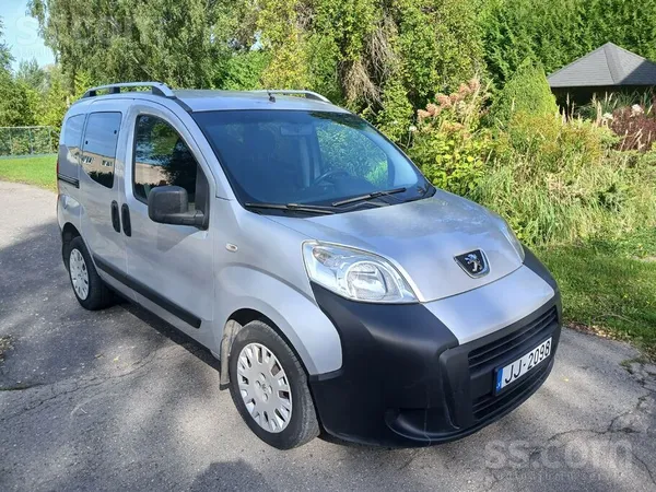 Peugeot Хорошее внешнее и техническое состояние.