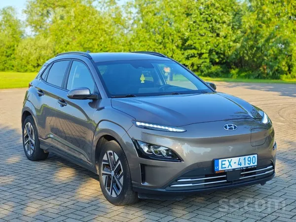 Hyundai Kona Electric Style 204 ZS 64 Kw
Krāsa: Silky Bronze
Salona apdare: