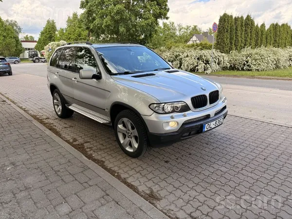 BMW Pārdodu/mainu BMW X5 e53, auto kādu brītiņu stāv b