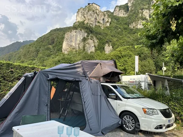 2013 Lancia Voyager 2.8 Dīzeļdegviela 130.9 kW / 178 zs ar automātisko Ātrum