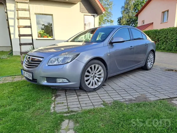 Pārdodu Opel Insignia ar ekonomisku 2.0 dīzeļa dzinēju, 6 ātrumu manuālā kār