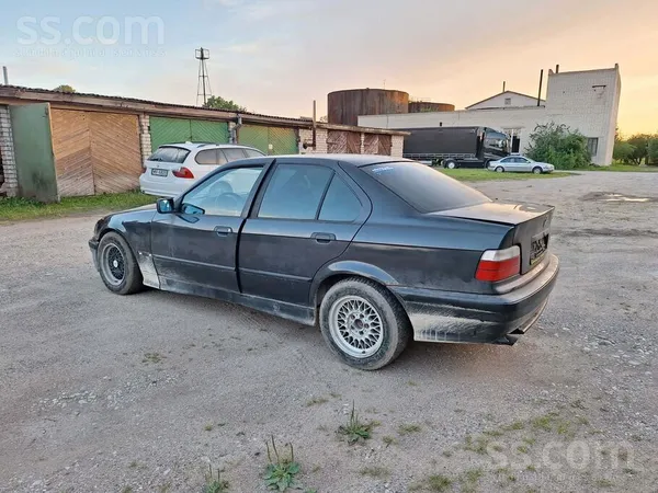 BMW 318