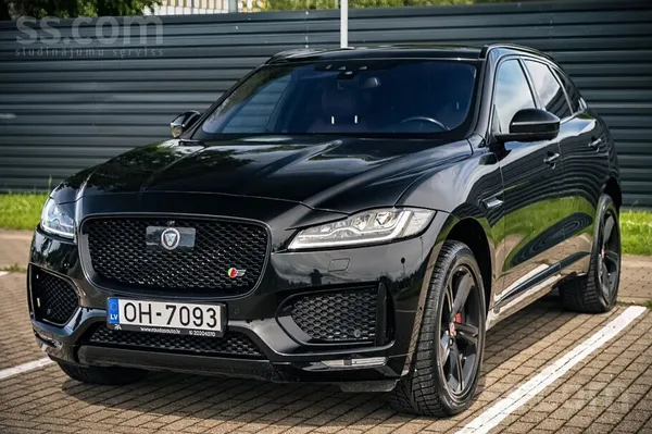 Jaguar F-Pace