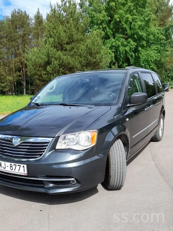 Lancia Voyager