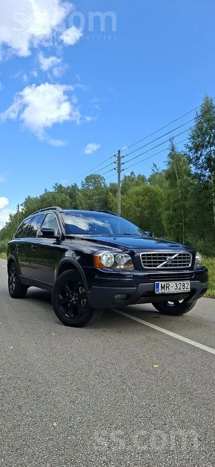 Tiek pārdots uzticams un komfortabls Volvo Xc90 7-vietīgs ģimenes auto, kas