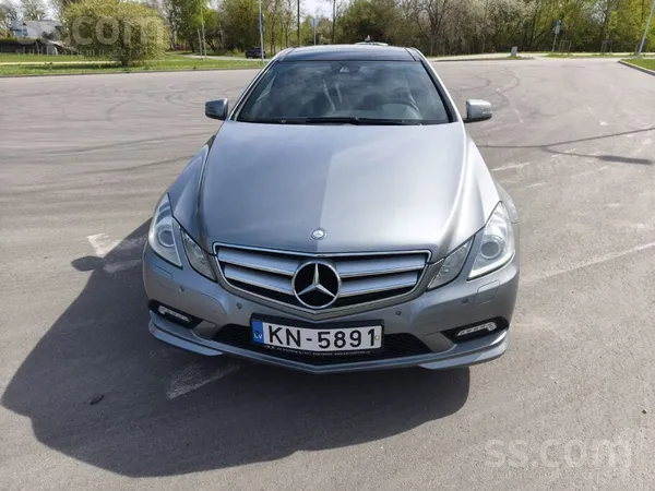 Mercedes E200
