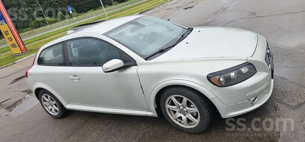 Volvo Ir kāds vizuāls defekti