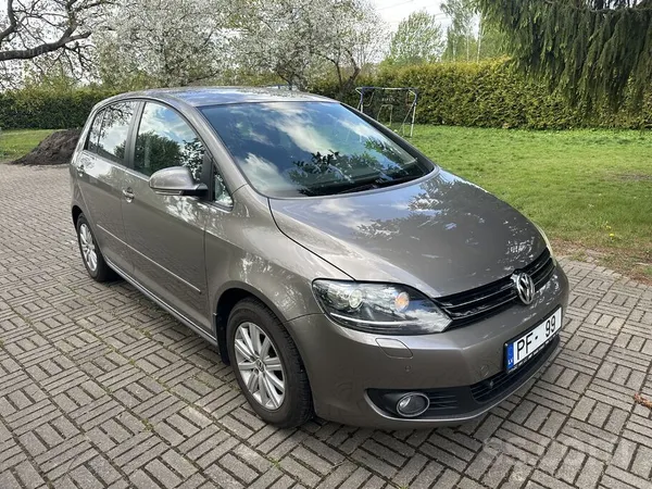 Volkswagen Golf Puls. Auto no Somijas. Ziemas un vasaras riep