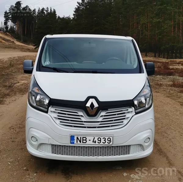 Renault Продаю Renault Trafic 10.2016 года (M1- не нужны в