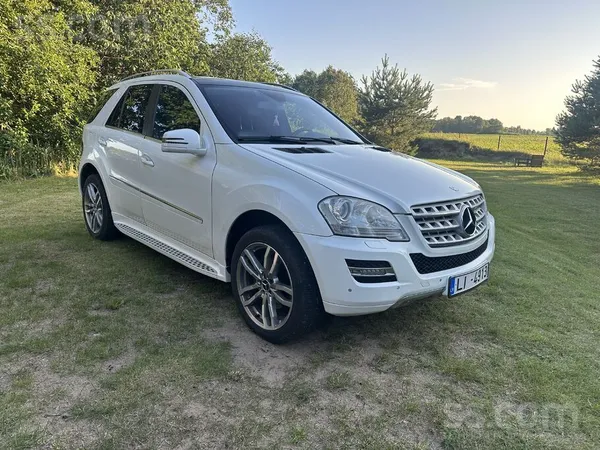 Pārdodu skaistu Mercedes, ļoti labā tehniskā stāvoklī, salons kopts, jauna T