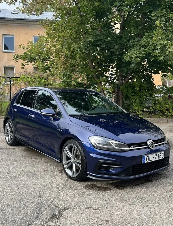 VW Golf 7. 2017.gads. Super ekonomisks un vizuāli sportisks auto. 
 2.0 Dīz