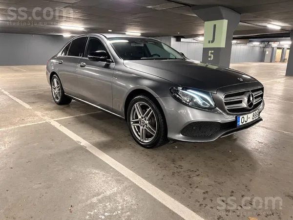 Pārdodu Mercedes-Benz E200 (W213), 360 grādu kamera, ādas salons, priekšējo
