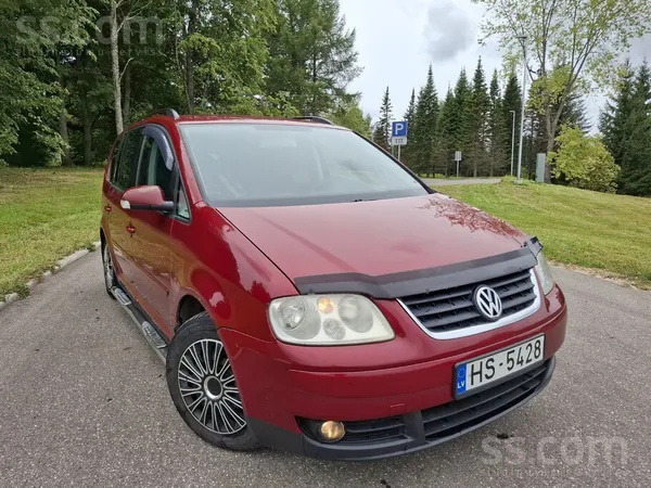 Pārdodu touran. 7 sēdvietas. 1.9tdi. Jauna tehniskā apskate. Lej degvielu un