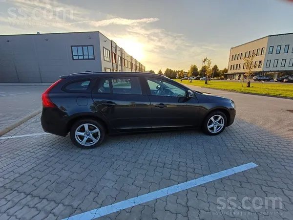 Volvo Pārdodu V60, 2.0 D, 2015.gada oktobra izlaidums. A