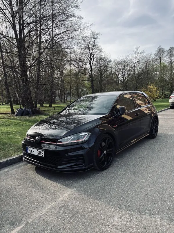 Pārdodu ekskluzīvu un ļoti dinamisku Volkswagen Golf Gti Tcr 2019.gada ideāl