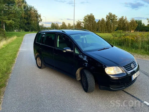 Tiek pārdots vw touran sakarā ar cita transporta iegādi . Svaigi izieta skat