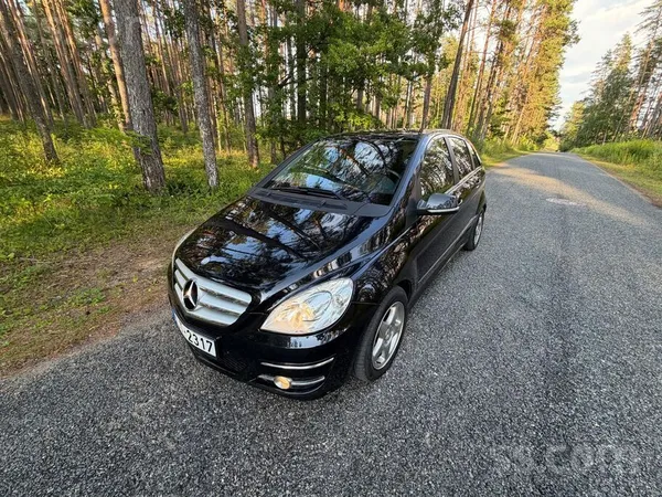 Mercedes Auto labā tehniskā un vizuālā stāvoklī ar koptu, n