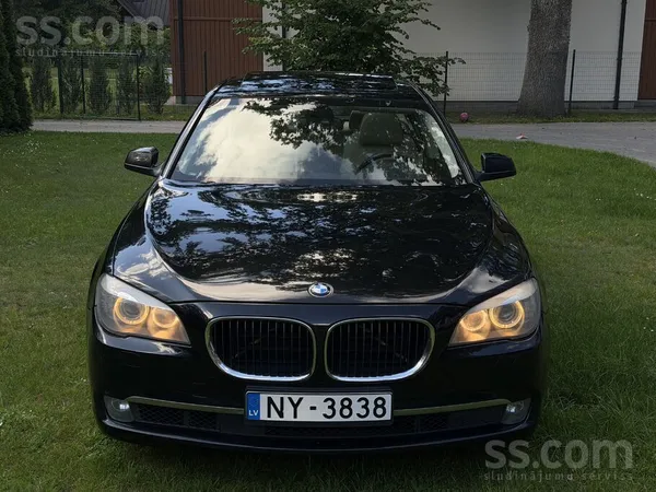 BMW 740