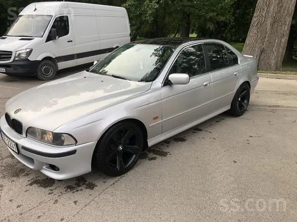 BMW 530