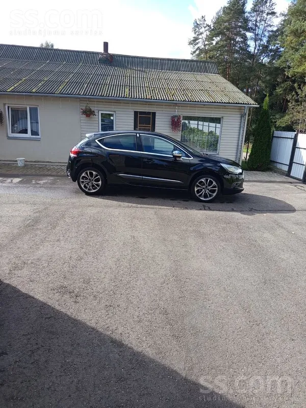 Продаю Citroen Ds4, 2.0D, 120Kw. Мех. Кпп-6.Состояние хорошее. Если интересу
