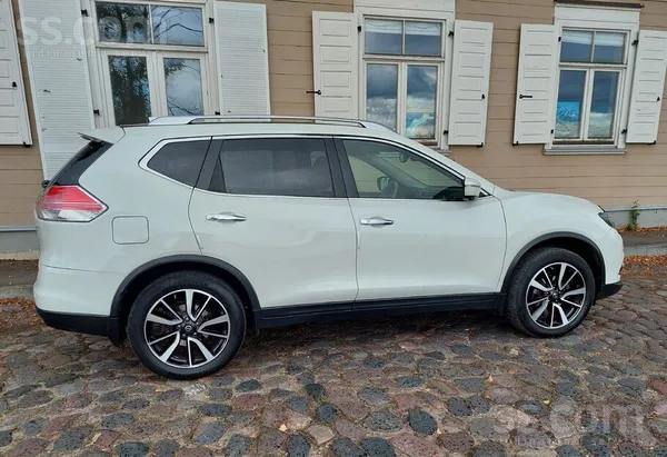 Pārdod Nissan X Trail 1.6D automāts
Kopts auto, ikdienas braukšanai un tālā