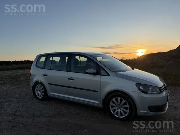 Pārdod WV Touran 1.6D 2013. gada. Auto labā tehniskā stāvoklī ar nelieliem v