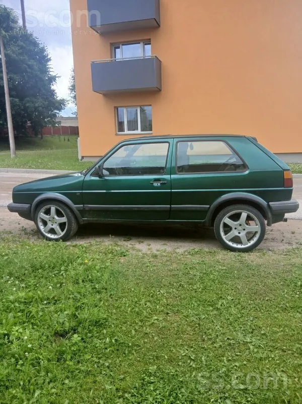 Pārdodu svētdienas, ekonomisko auto. Rūc brauc, bremzē, silto, auksto gaisu