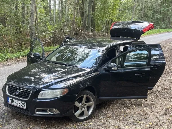 Volvo Pārdodu ietilpīgu un saudzētu 2009. gada Volvo V70