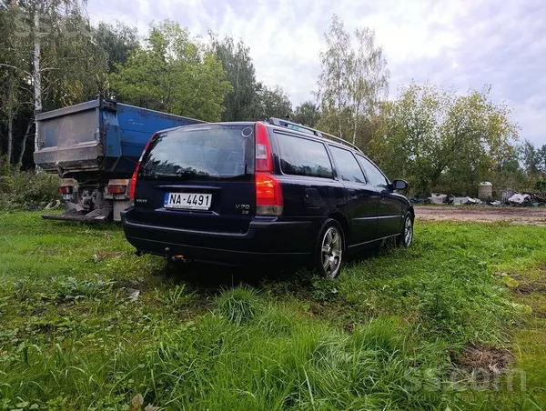 Volvo Pārdod: Uzticams un ietilpīgs Volvo V70.Meklē droš