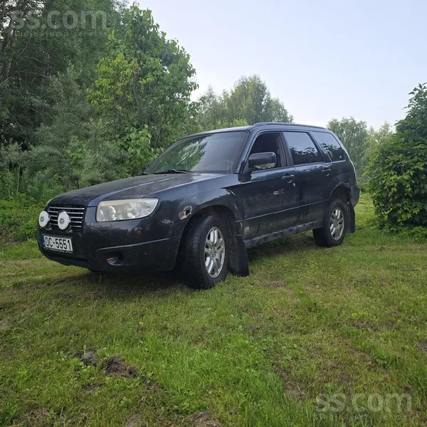 Pārdodās sakarīgs Subaru. Viss darba kārtībā. Rūc brauc bremzē. Apakša diez