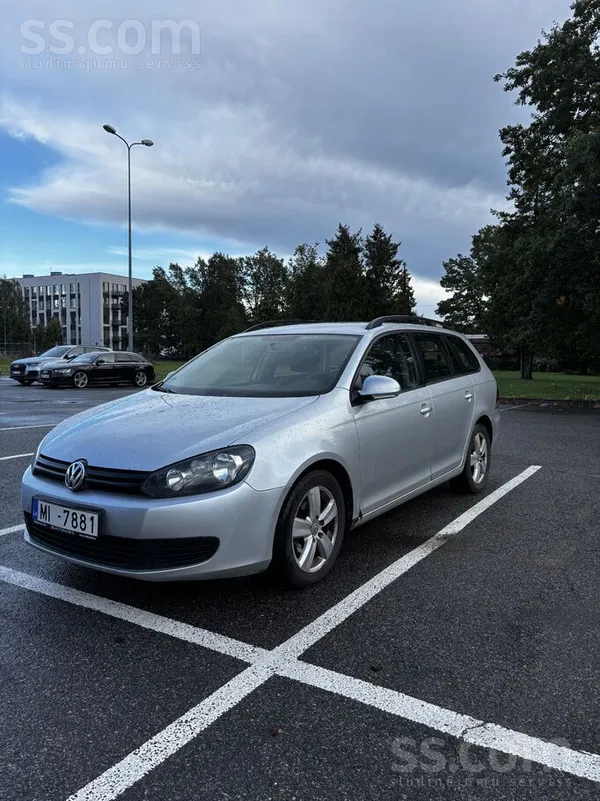 Volkswagen Pārdodu Volkswagen Golf VI Variant 1.6 Tdi 77 kW (
