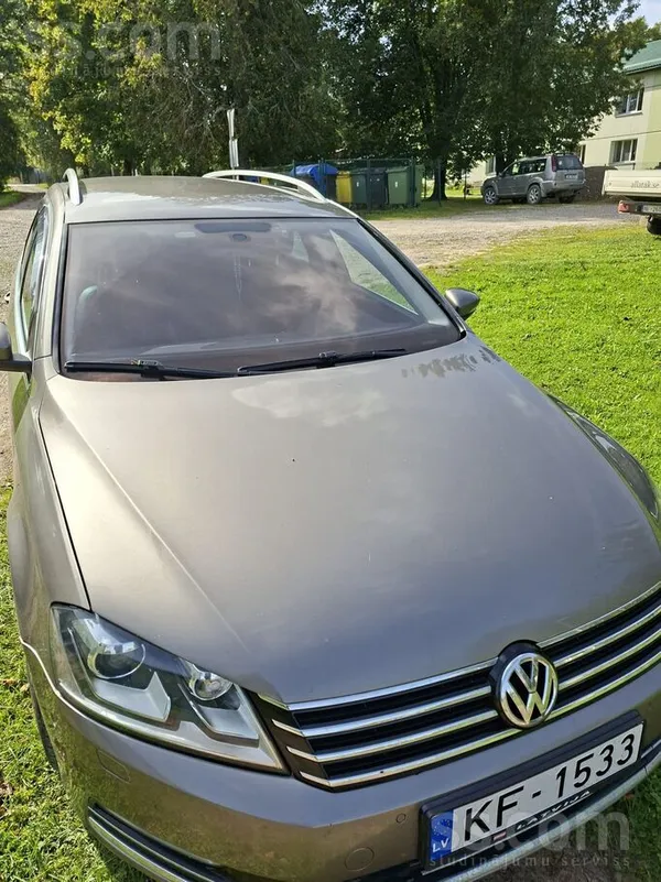 Volkswagen Passat (B7) - 1
