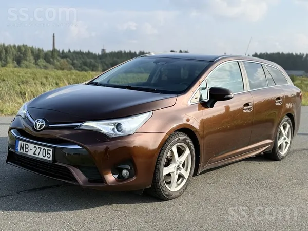 Toyota Pārdodu Toyota Avensis Touring Sports 2.0 D-4D, 6 