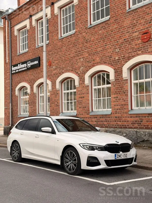 BMW 330