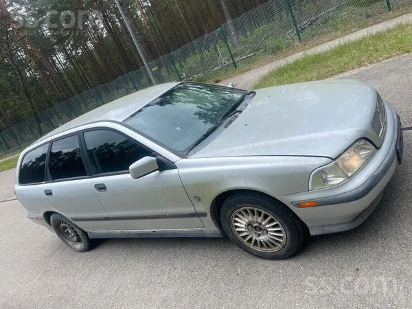 Volvo V40
