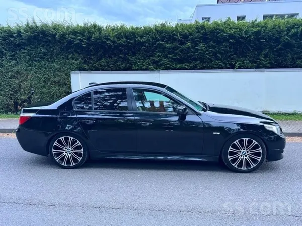 Īpašnieks pārdod uzticamu E60 sedanu, ērts kopts auto, labā tehniskā un ļoti