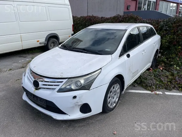Продается Toyota Avensis 2013 г. 1.6 Бензин/газ. 97 кw. Машина в нормальном