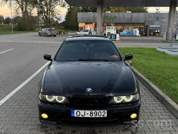 Pārdodu/mainu BMW 530d E39, 2003. gada. 

 3.0 dīzelis
 Krāsa – Black Sap