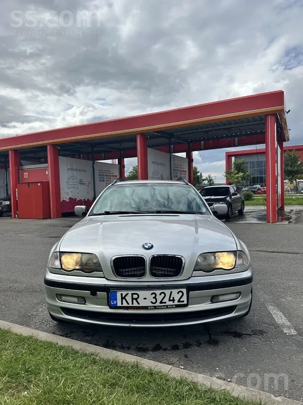 BMW 320