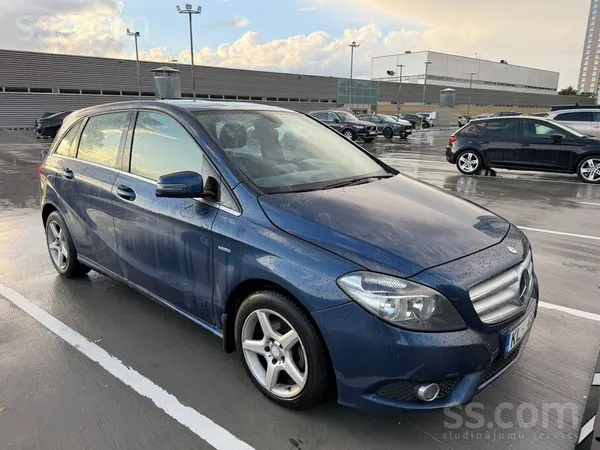 Mercedes B180