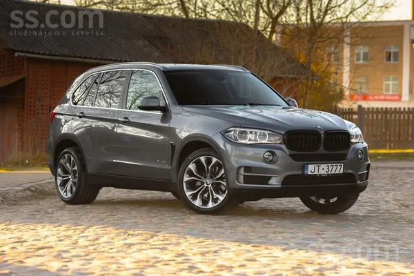 BMW BMW X5 Individual Xdrive40e 230kw/313 zs Plug- In 