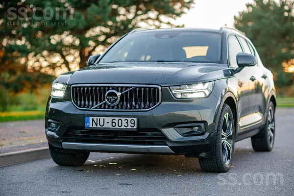Xc40 Inscription rūpnīcas komplektācija

18" Black Diamond Cut diski
Insc