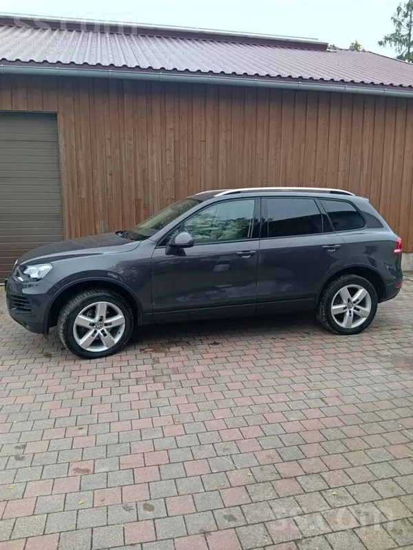 Volkswagen Pārdod ļoti labu Touareg 180kw. Bez pneimo .Pirkts