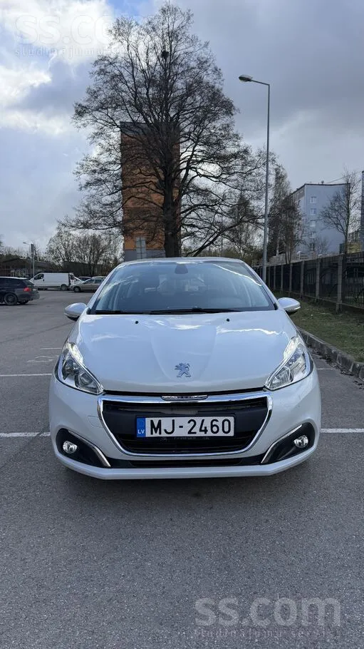 Peugeot 208