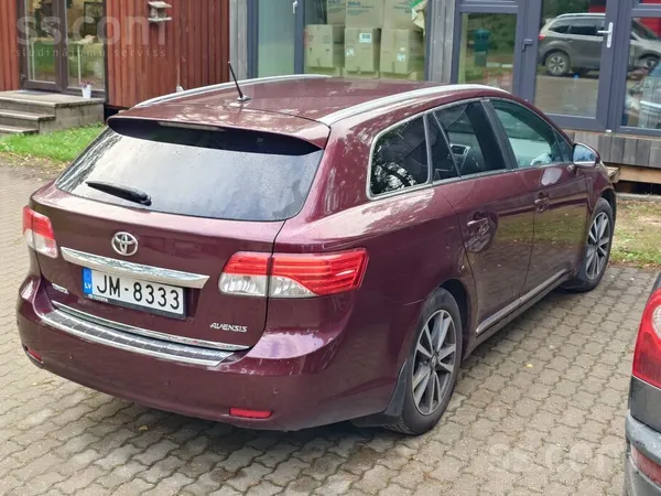 Toyota Avensis - 1