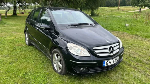Mercedes B200