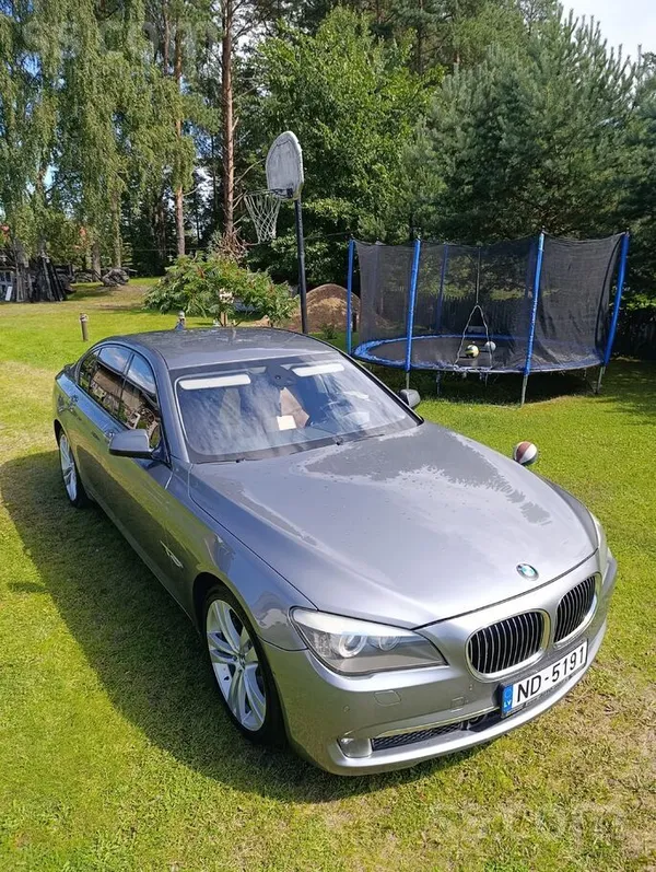 BMW 730