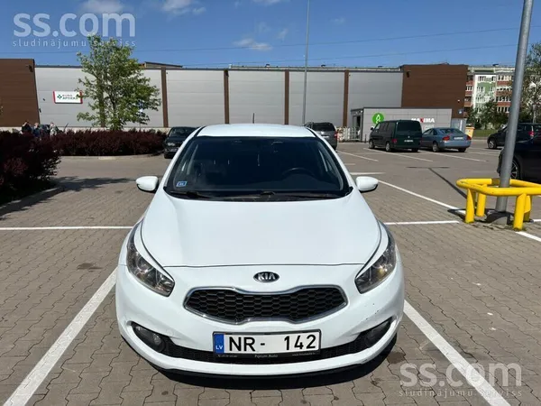 Kia Ceed 1.4 Crdi, dīzelis, manuālā kārba. Auto iegādāts Latvijā, oriģināls