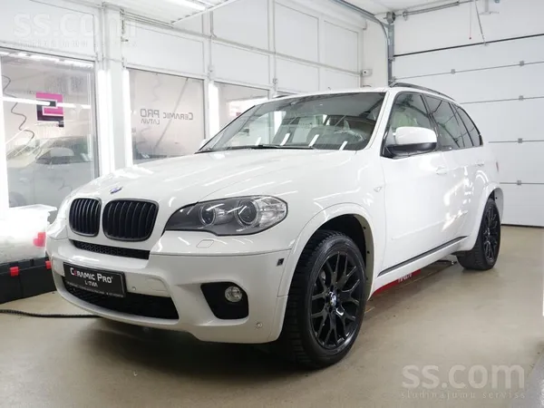 Продается BMW X5 3.0d, 225 кВт. Автомобиль в отличном состоянии. Один владел